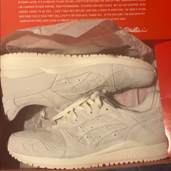 ASICS - Picture 2 of 2